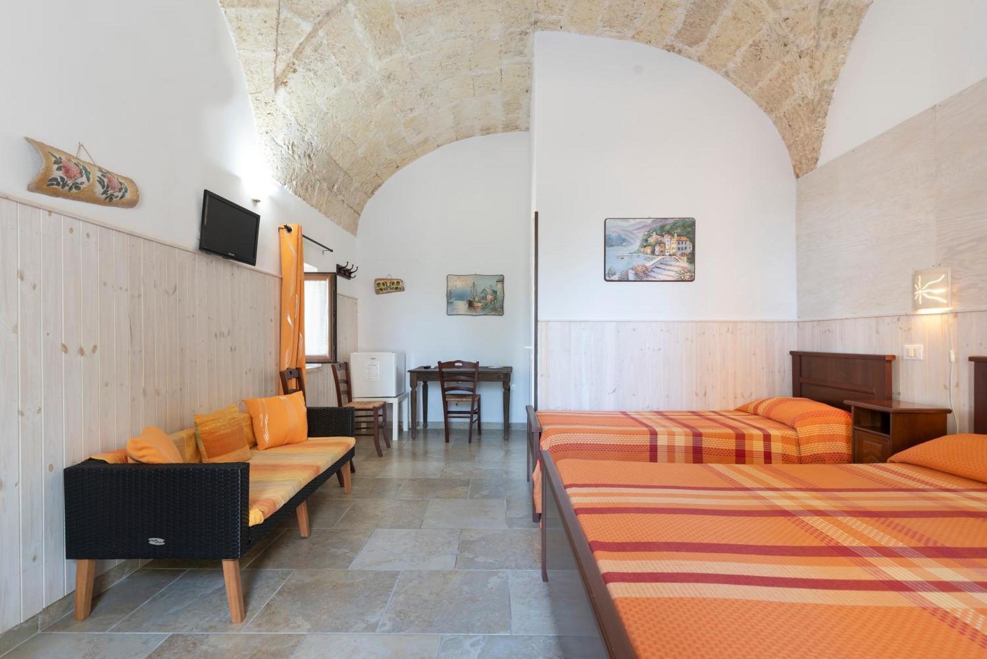 Bio-Agriturismo Masseria La Palombara Salve Exterior foto